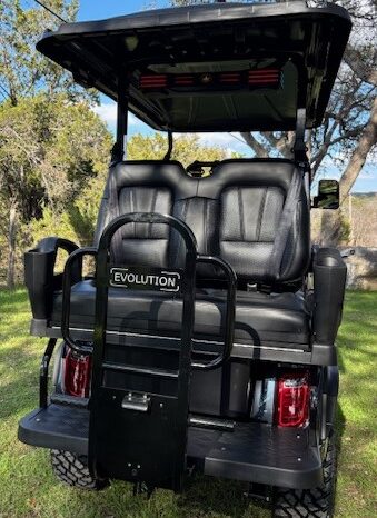 
								2025 Evolution Maverick 2+2 Plus full									